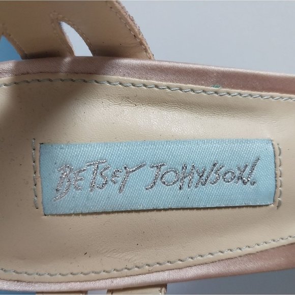 Blue by Betsey Johnson SB TEE Champagne Glitter T Strap Heel Sz 8.5 - Picture 7 of 9